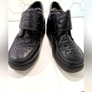 Calidad Pinosos Womans Black Comfort Walking Shoe Orthopedic Fastener Spain 6 WW